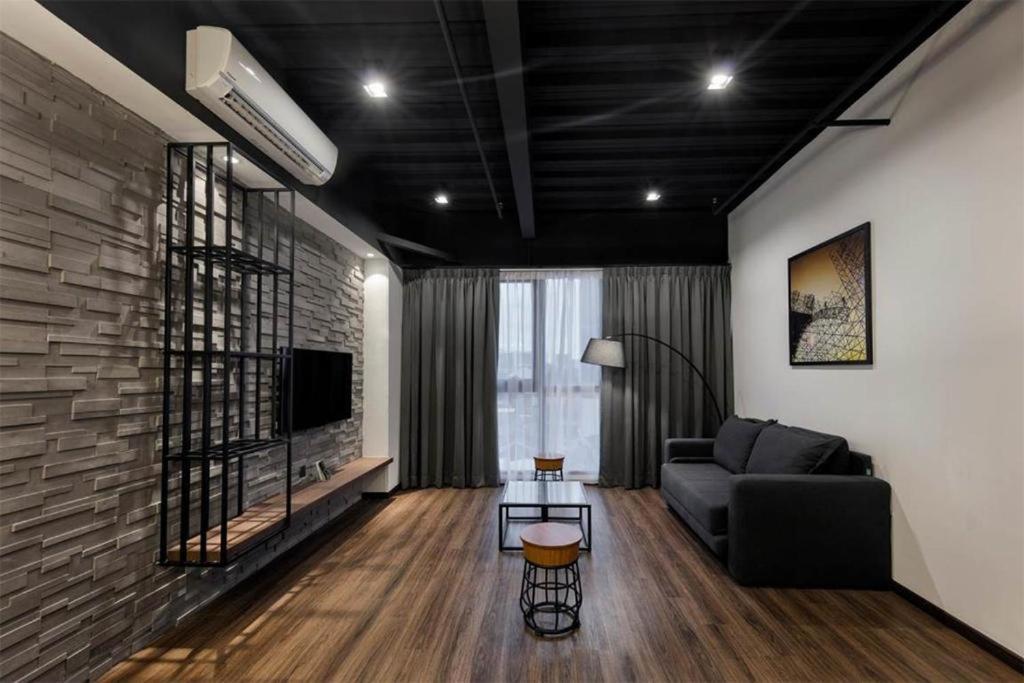 Exclusive Business Suite @ M Summit 191 George Town Exterior photo