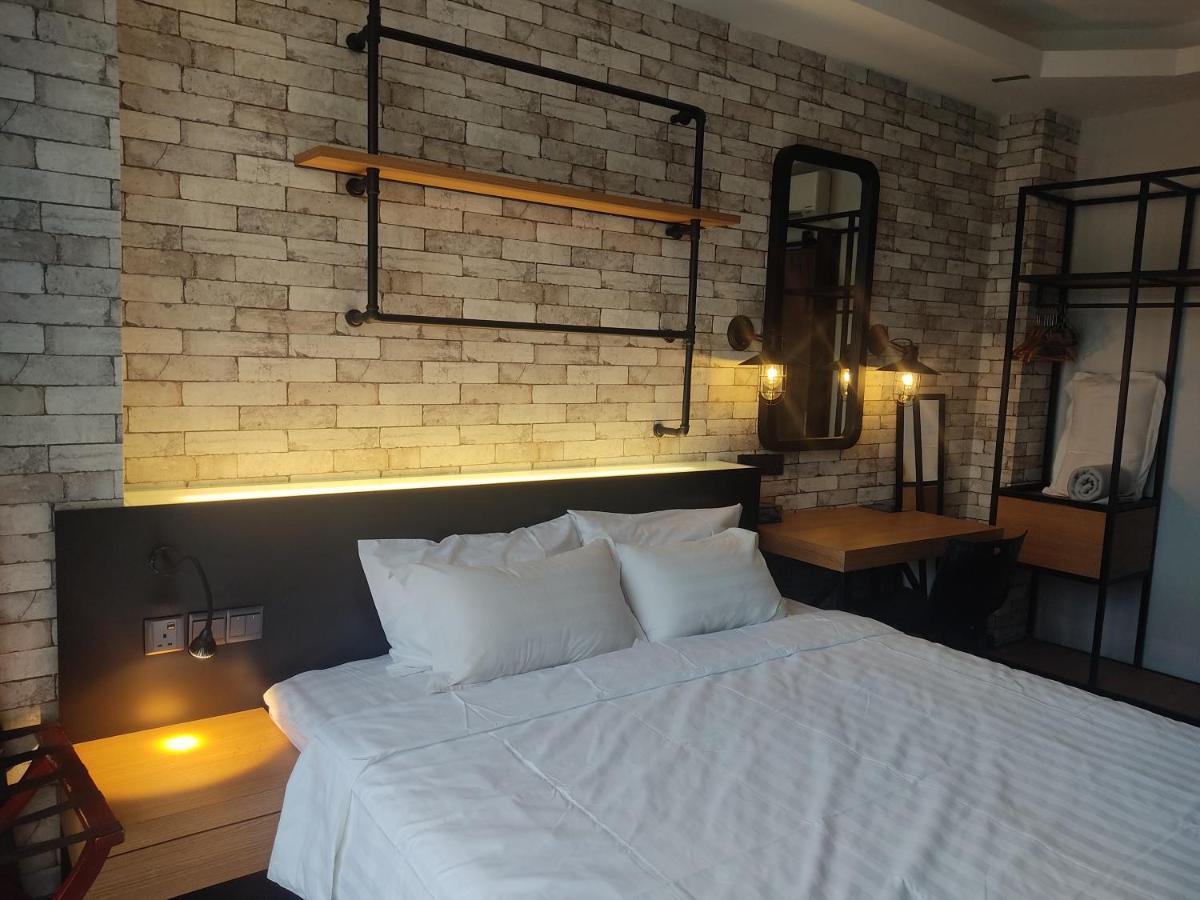 Exclusive Business Suite @ M Summit 191 George Town Exterior photo